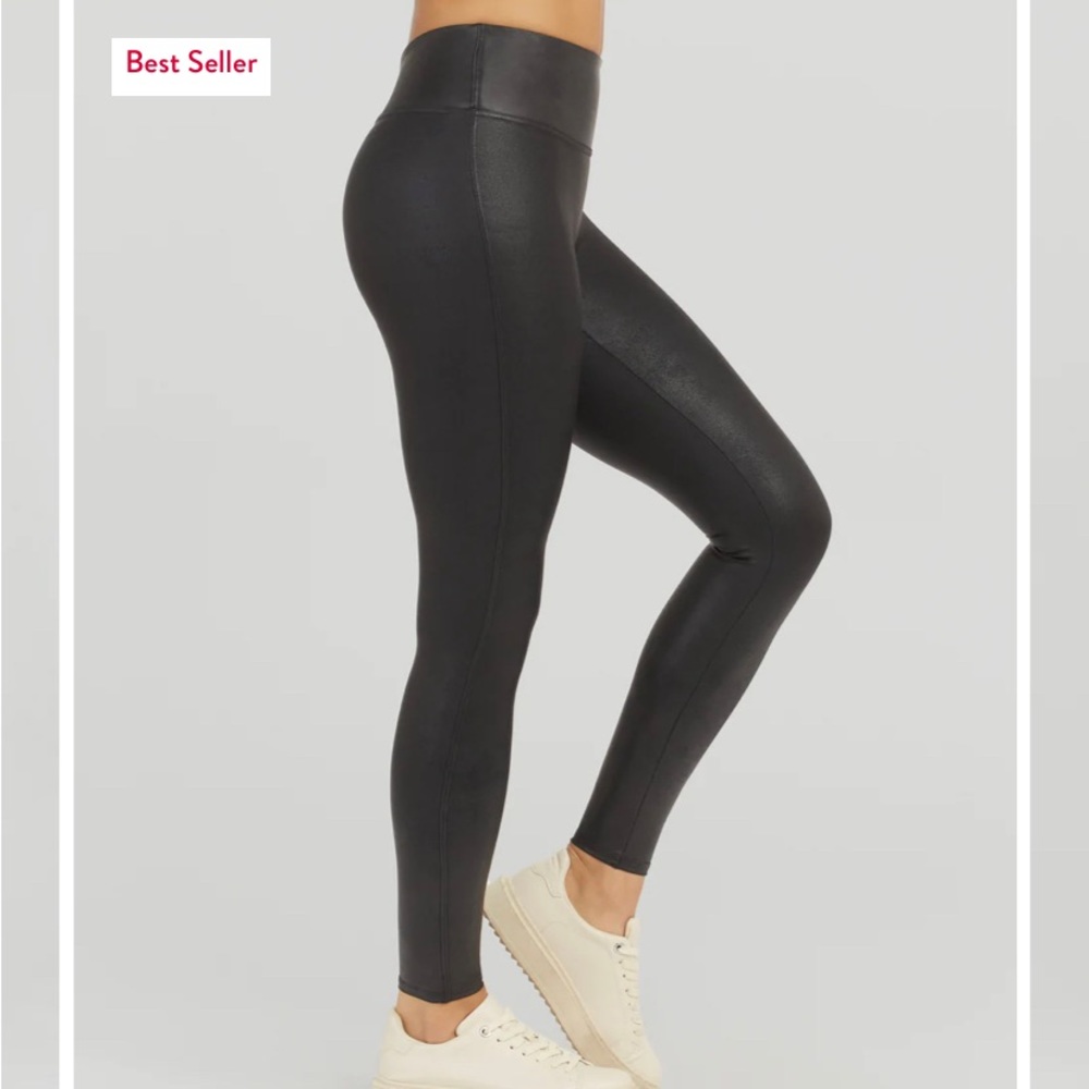 Spanx, great condition, faux leather leggings size small.
